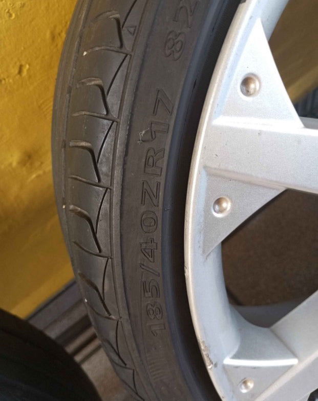 Roda astra 17 com pneus